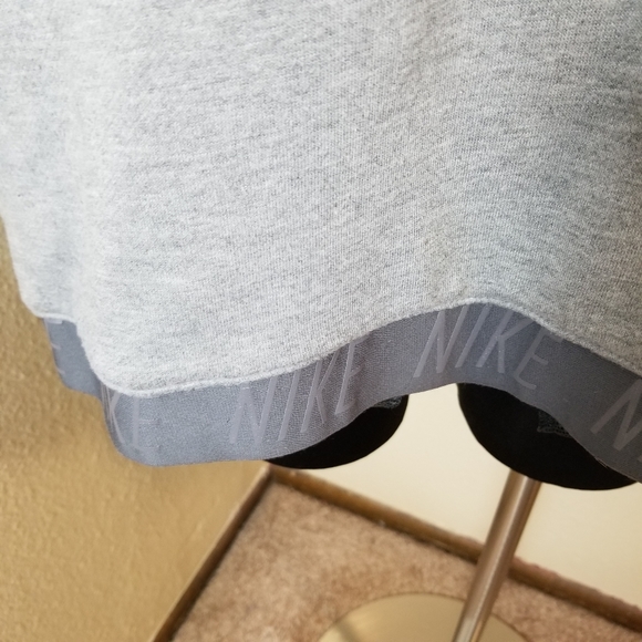 Nike Dri Fit Gray Funnel Neck Sweatshirt - Picture 2 of 7